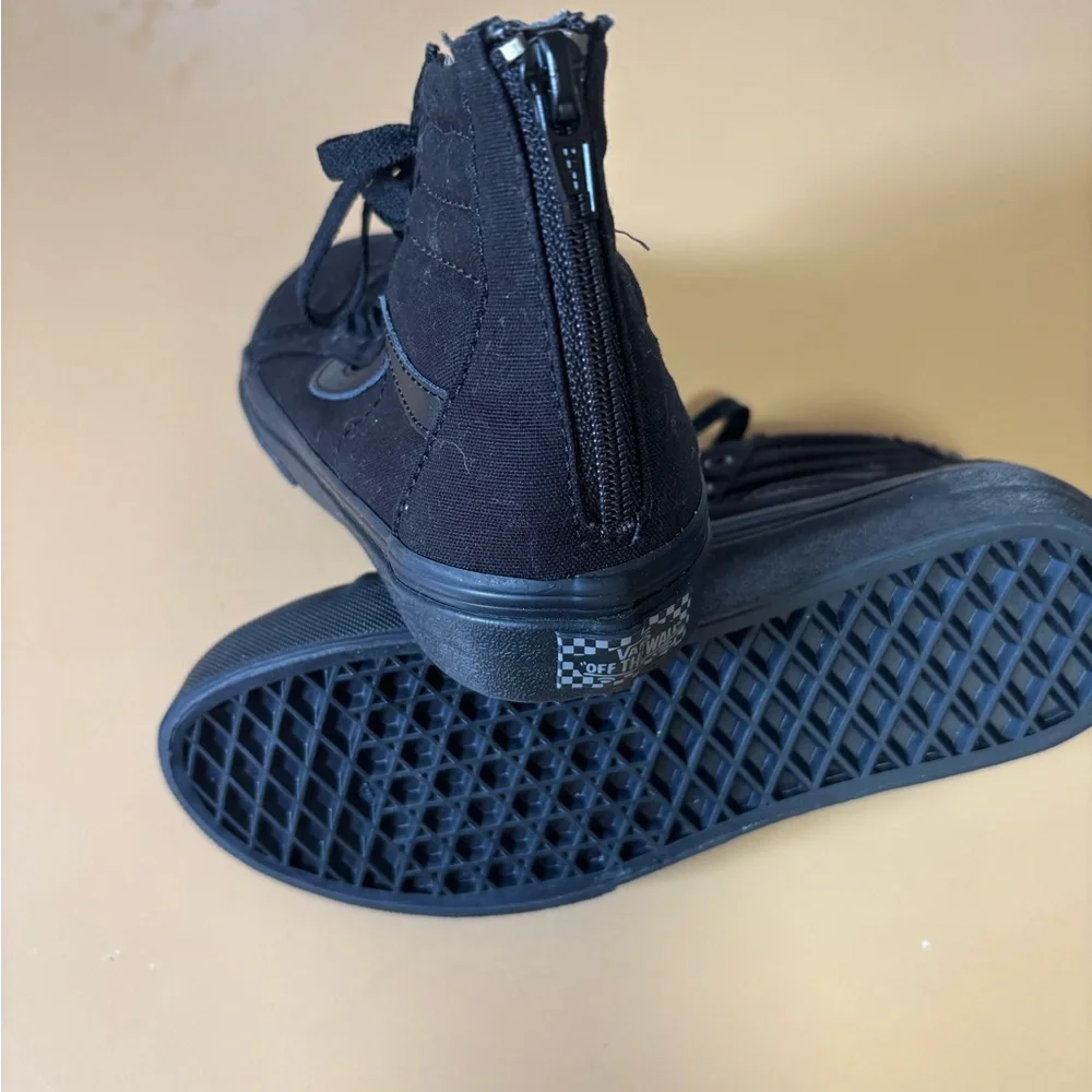 vans kids black high top sneakers Size 3 Youth